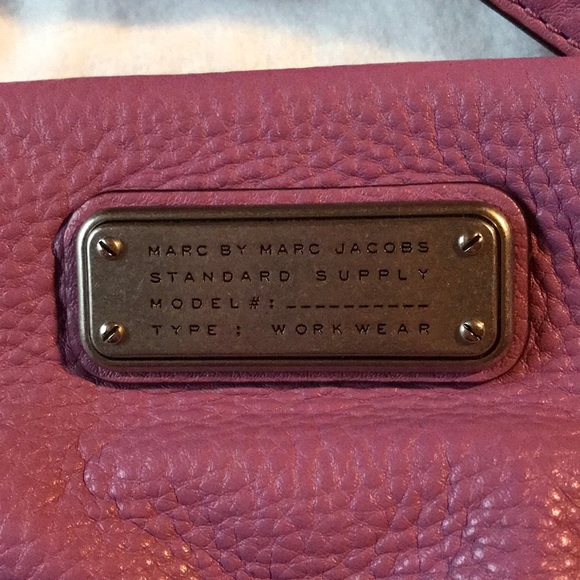 Marc by Marc Jacobs small cross body - Picture 2 of 7